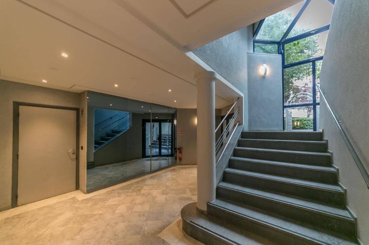 Ws Tour Eiffel - Nicolo * Paris